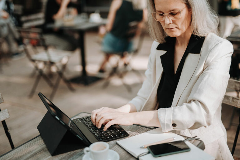 5 ways to manage menopause naturally