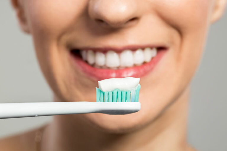 Teeth Whitening Toothpaste – Tips and Top Picks