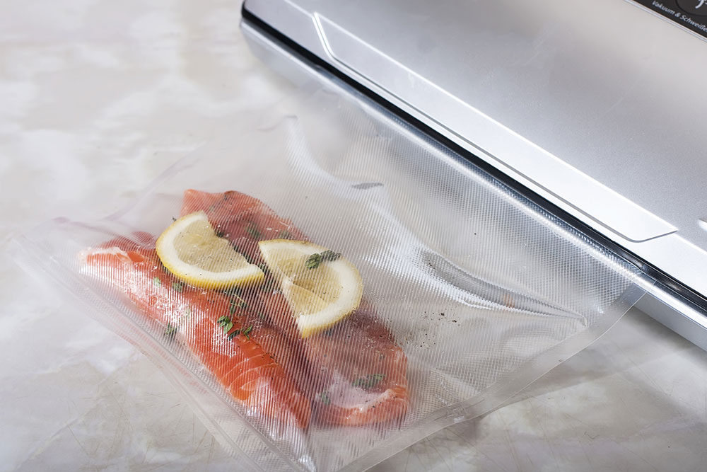 Guide to vacuum sealing food – 8 tips to keep in mind